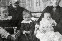 1900-1925-s10-b1