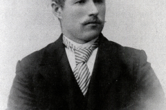 1900-1925-s11-b3