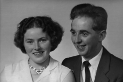 Forlovelsesbilde av Kari og Inge frå 1958.