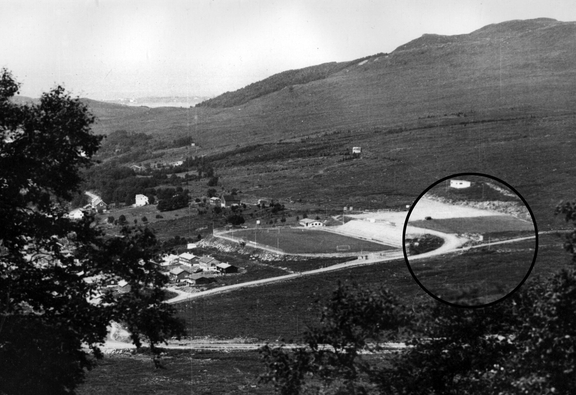 Dette treningsfeltet vart utbygd på 1970-talet. Feltet vart brukt til trening for å spare grasbana.